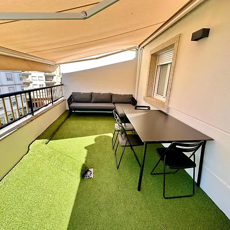 Edificio Grañamar Con Piscina En